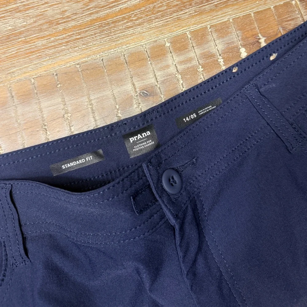Prana Women’s Stretch Zion Halle Hiking Outdoors Dark Blue Shorts